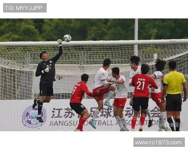 宁波足球队奋战新赛季全力争冠展现团队精神与拼搏决心