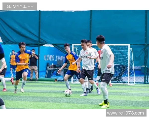 青岛足球队奋勇争先力争佳绩展现团队精神与城市风采