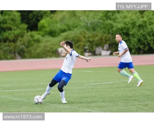 精彩足球赛事比分回顾与分析助你掌握比赛动态与战术变化 精彩足球赛事比分回顾与分析助你掌握比赛动态与战术变化